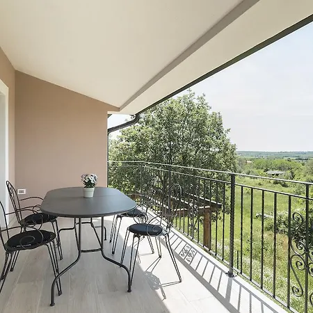 Bacio Apartment *